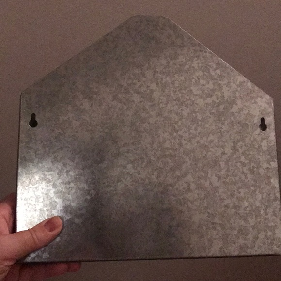 Silver envelope wall decor - Picture 3 of 3